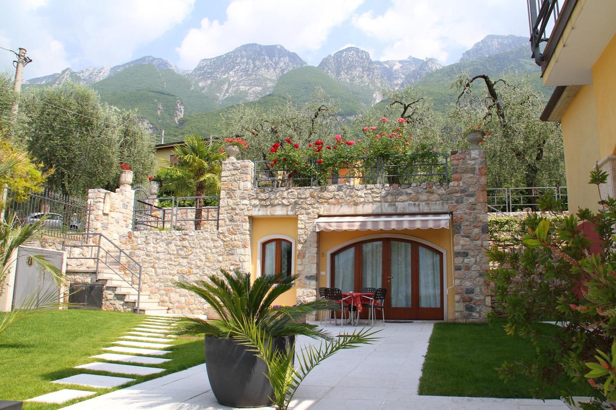 برنزوني سول جاردا Villa Due Leoni - Residence المظهر الخارجي الصورة