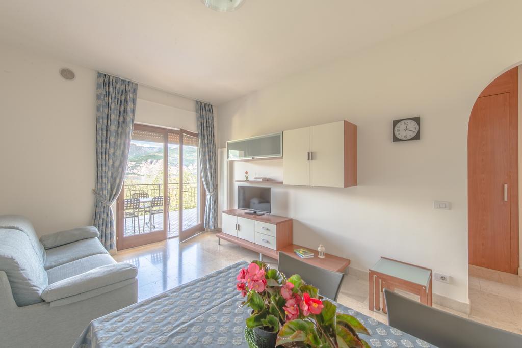 برنزوني سول جاردا Villa Due Leoni - Residence المظهر الخارجي الصورة