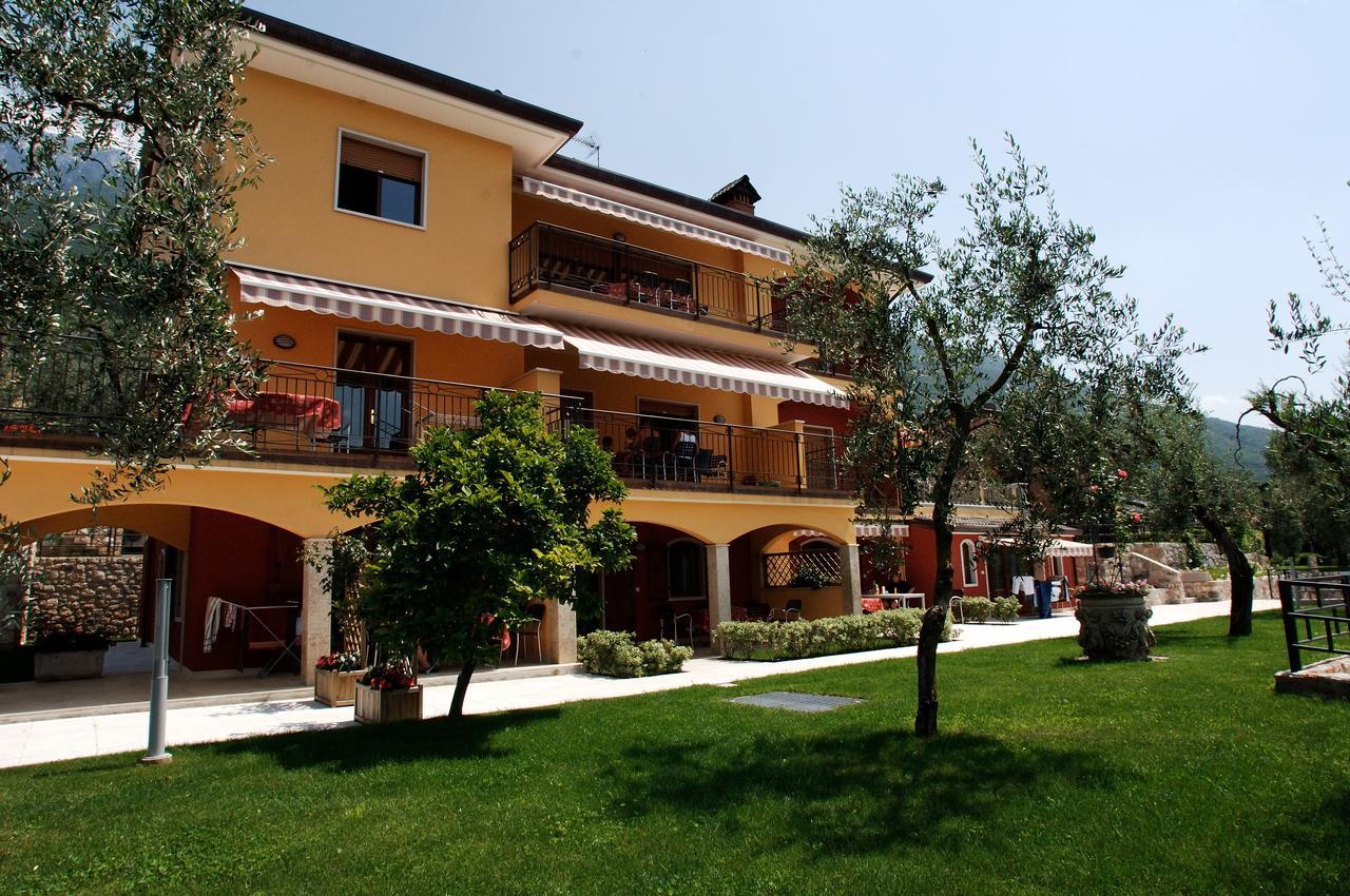 برنزوني سول جاردا Villa Due Leoni - Residence المظهر الخارجي الصورة